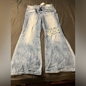BNWT AE low rise baggy flare!